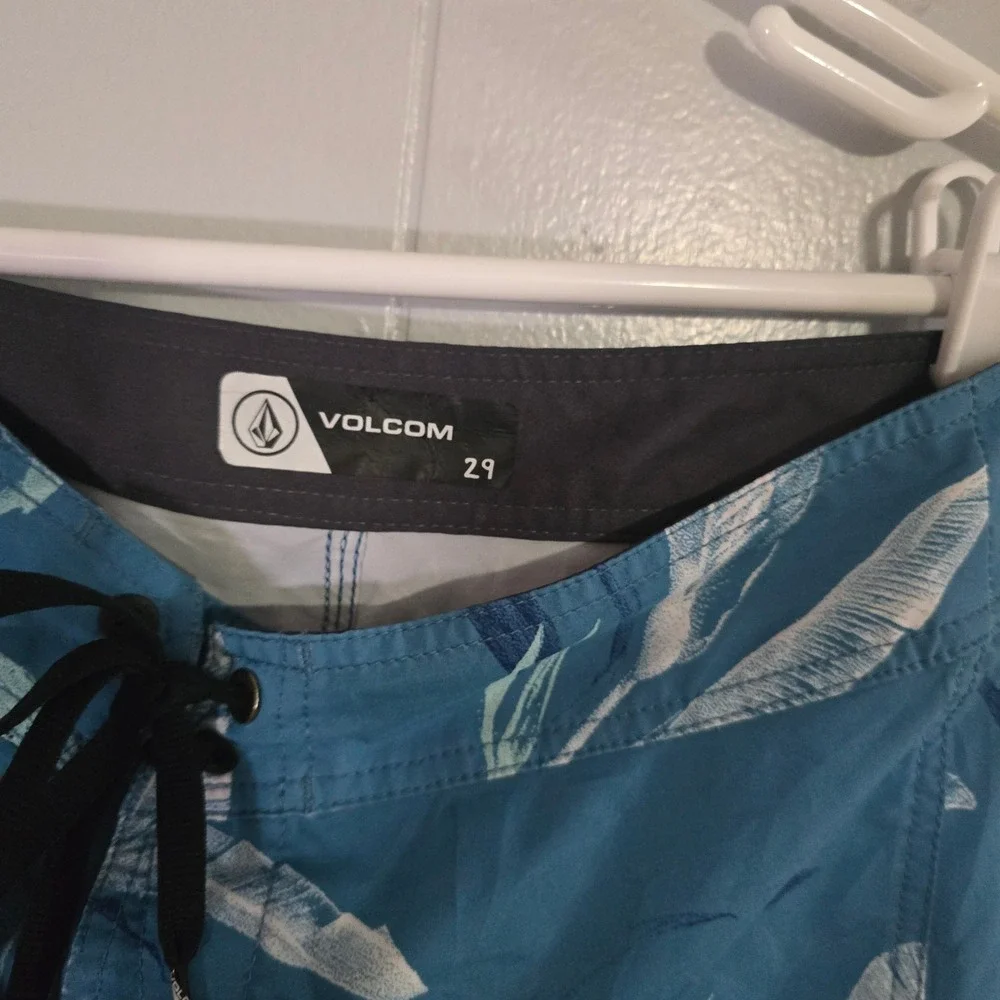 Volcom Board Shorts Mens 29 Blue Tropical Bird of Paradise Palm Swim Trunks‎